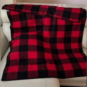 Pendleton Plaid Red & Black 100% wool blankets Size : 67.5”W x 92.5”L